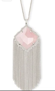 Neu mit Etikett Kendra Scott Kingston Halskette mit Anhänger Fransen Rosenquarz Silber verstellbar - Bild 1 von 3