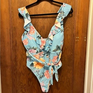 NWT Cupshe Floral One Piece Swimsuit Large Cottage Ruffle - Picture 1 of 4
