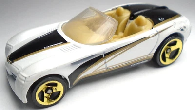 2000 HOT WHEELS DODGE CONCEPT CAR WHITE 1:64 DIECAST 2 3/4" CAR W/ GOLD & BLACK - Image 1 of 4