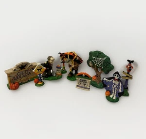 Midwest of Cannon Falls Creepy Hollow Halloween Village Lot of 9 Figurines - Picture 1 of 20
