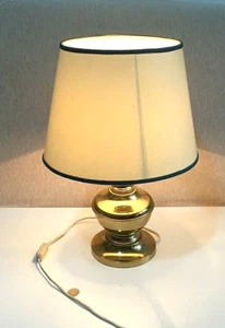 Lampada in ottone con copri lume vintage - Foto 1 di 3