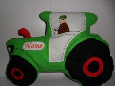 Kuschelkissen Traktor mit gesticktem Fahrer oder Fahrerin  und gestickten Namen - Bild 1 von 4