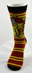 Harry Potter Gryffindor Crew-Socken für Herren weinrot rot mit gelben Streifen neu mit Etikett - Bild 1 von 1