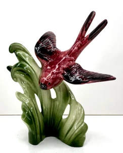 Statuina ceramica California vintage uccellino rosso su scultura verde cardinale MCM 8,5" - Foto 1 di 11