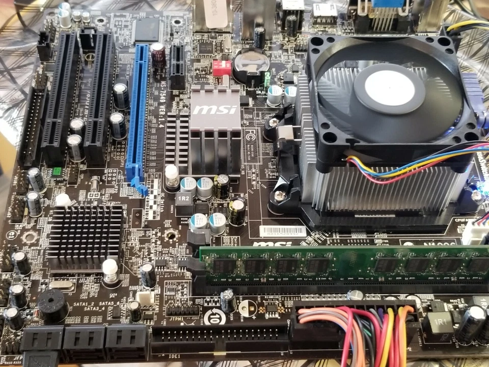 New tested MSI 785GTM-E45 AM2+ MB Combo with AMD Athlon 64 X2 & 1GB RAM - Image 1 of 4