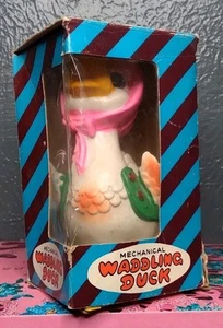 VINTAGE MECHANICAL WIND UP WADDLING DUCK TOY IN BOX SONSCO - Picture 1 of 13
