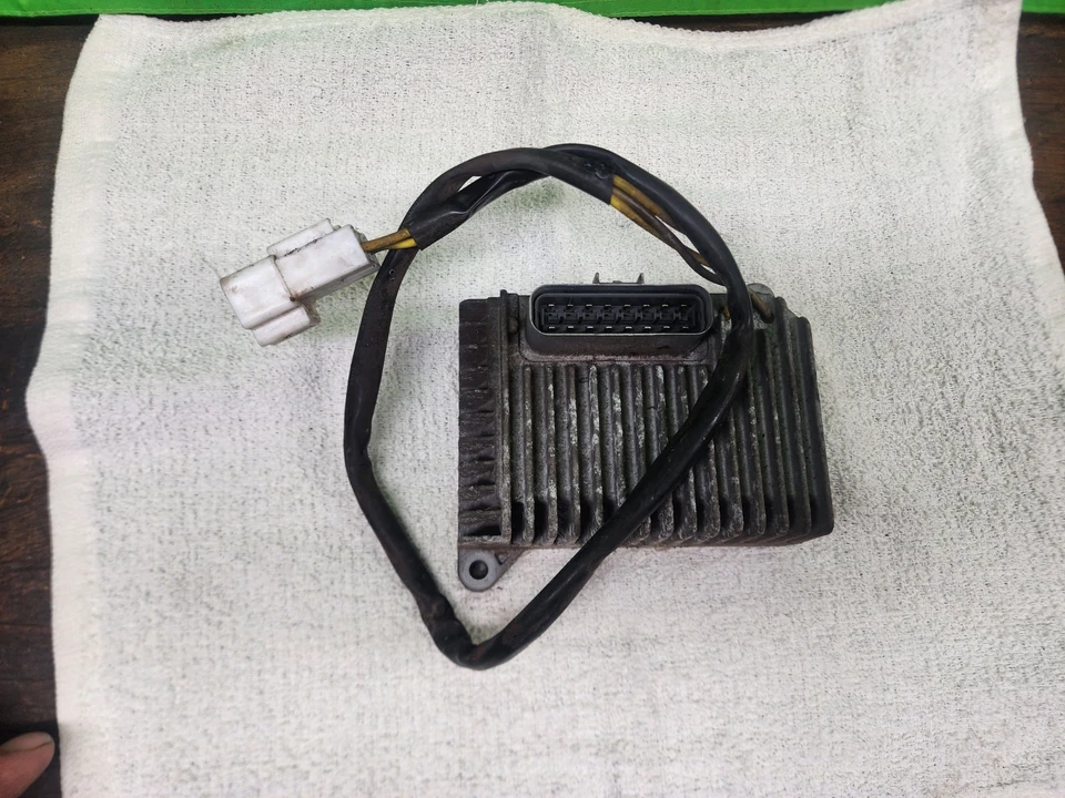 2007 ARCTIC CAT F8 FXR VOLTAGE REGULATOR RECTIFIER Box Ecu - Image 1 of 1