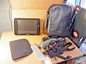 PHILIPS PET831/05 Portable DVD Player  WITH ACCESORIES - Picture 1 of 16