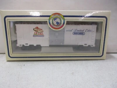 Colors Bright Penn State Boxcar HO Scale - Image 1 of 2