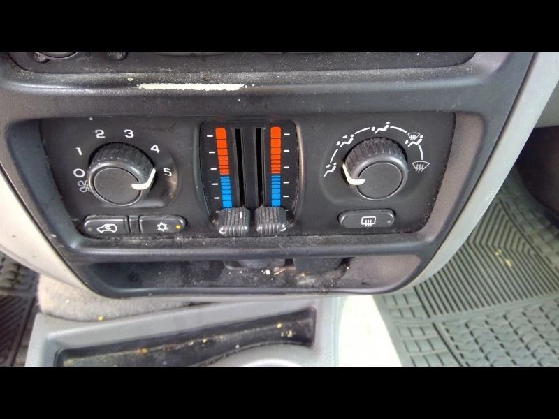 Control de temperatura delantero manual Opt CJ3 ID 10395426 compatible con 03-09 ENVOY 2541282 Foto 1 de 1