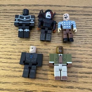 R0BL0X Toys Action Figuren Konvolut 5 seltene Figuren gejagter Vampir - Bild 1 von 8