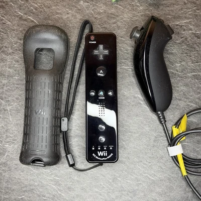 Nintendo Wii Mote Controller Motion Plus con Joystick - Immagine 1 di 4