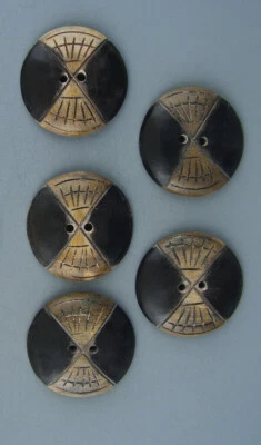 TWO-TONE ETCHED HORN BUTTON - SET OF 5 - Image 1 of 4