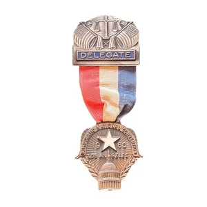 Insignia de delegado del presidente John F. Kennedy de la Convención Nacional Demócrata 1960 - Imagen 1 de 4