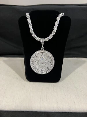 Colgante y cadena de cuerda de calendario maya azteca de plata de ley 925 GRANDE para hombre 24 26 30 Foto 1 de 4