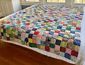 Vintage Handmade Handsewn Patchwork Crazy Puff/Bubble 63.5" x 85" Holes & Stains - Picture 1 of 9