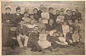 12 SAINT-GUIC GENEALOGIE FAMILLE BARRAU IMAGE OLD PRINT 1902 - Picture 1 of 1