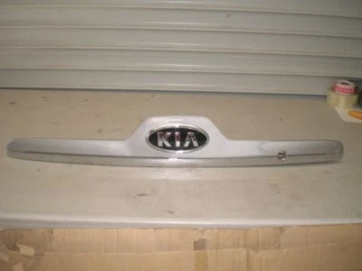 KIA SPORTAGE 2008-2010 OEM PUERTA LEVADIZA ADORNO MOLDURA APLIQUE GENUINO KIA Foto 1 de 4