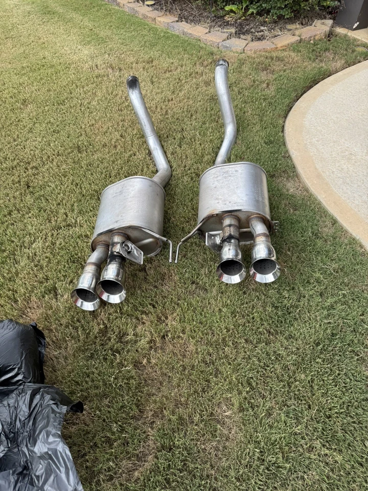 Sistema de escape traseiro eixo fabricante de equipamento original Chevrolet Corvette NPP C7 Z06 GM 2016 sem cortes - Imagem 1 de 1