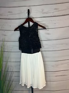 City Studio Formal Dress Juniors Black Lace White Flowing Bottom Size 1 - Picture 1 of 2