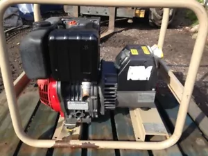 3 KVA DIESEL - GENERATOR - LOMBARDINI - ENGINE + SINCRO - SLIGHTLY USED - Picture 1 of 12