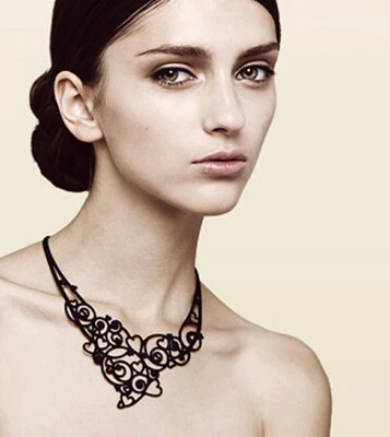 Collana tatuaggio pelle ipoallergenica spiaggia gioielli regolabile Batucada Parigi regalo - Immagine 1 di 3