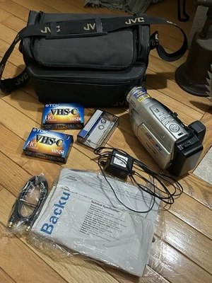 JVC GR-SXM240U Super Compact VHS-C Video Camcorder Video TESTED - Image 1 of 4