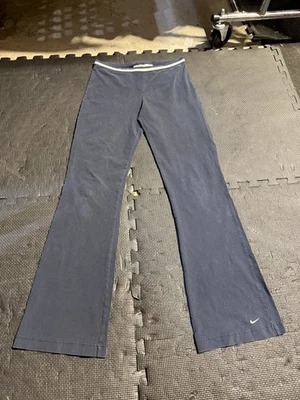 Nike женщин маленький йога брюки серебро ярлык Y2K - Изображение 1 из 4