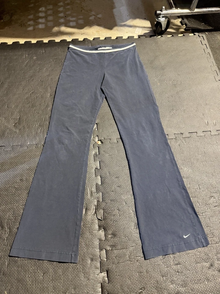 Calça de ioga Nike feminina pequena prata etiqueta Y2K - Imagem 1 de 4