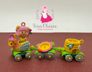 Vintage 1983 ❤ Charmkins ❤ Jewellery Playmates SWEET BEA Mini Charm Figure - Imagen 1 de 5