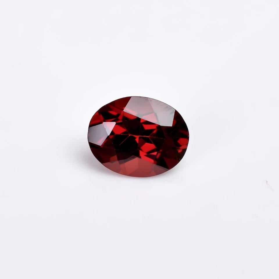3 Ct Oval Cut Mozambique Garnet Loose Gemstone Red Translucent 10x8x5 mm - Image 1 of 4