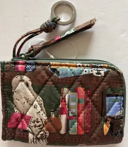 Custodia Vera Bradley Harry Potter Hogwarts Library Libri Zip Card ID Pouch 2025 nuova - Foto 1 di 3