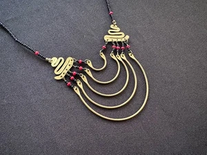 Collar colgante vintage africano masai con cuentas de latón rojo negro - Imagen 1 de 11