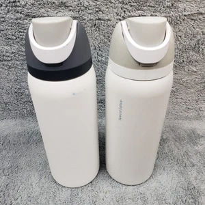 Owala Trinkflasche 32 Unzen 2 Stück Gratis Schluck Weiß & Sonderedition Schneekugel - Bild 1 von 9
