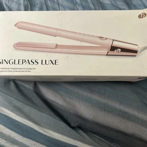 Single Pass Box Hair, Straightener, And Styling Iron - Picture 1 of 5