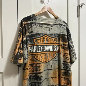 Vintage 90s Harley Davidson T Shirt AOP Graphic Brick Orange Black XL USA Biker - Bild 1 von 15