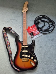 Fender Special Run FSR Tribute Stratocaster 3 Tone Sunburst Gold Hardware - Picture 1 of 15