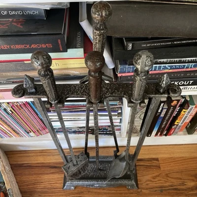 Antique CAHILL IRON Arts Crafts Hand Forged Hammered Fireplace Tool Set + Stand - Image 1 of 4