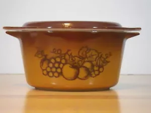 Vintage Pyrex old orchard 1 qt casserole with lid 473 brown fruit MCM - Picture 1 of 7