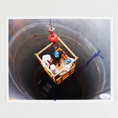 Ted Williams Signed Photo 8x10 Red Sox - COA JSA - Image 1 of 4