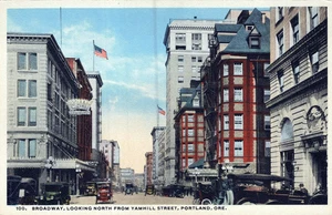 PORTLAND OR - Broadway Looking North From Yamhill Street Postcard - Picture 1 of 2