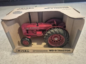 ERTL 1/16 INTERNATIONAL MCCORMICK WD9 TRACTOR FARM TOY RED WD-9 633 - Picture 1 of 6