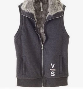 VICTORIA'S SECRET ANGEL ¡Chaleco reversible de piel sintética! ¡CARBÓN OSCURO! ¡NUEVO EN PAQUETE! XS - Imagen 1 de 5