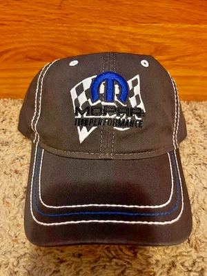 Sombrero/Gorra Mopar Negro con Logo Azul "M" y Emblema Bordado Foto 1 de 2