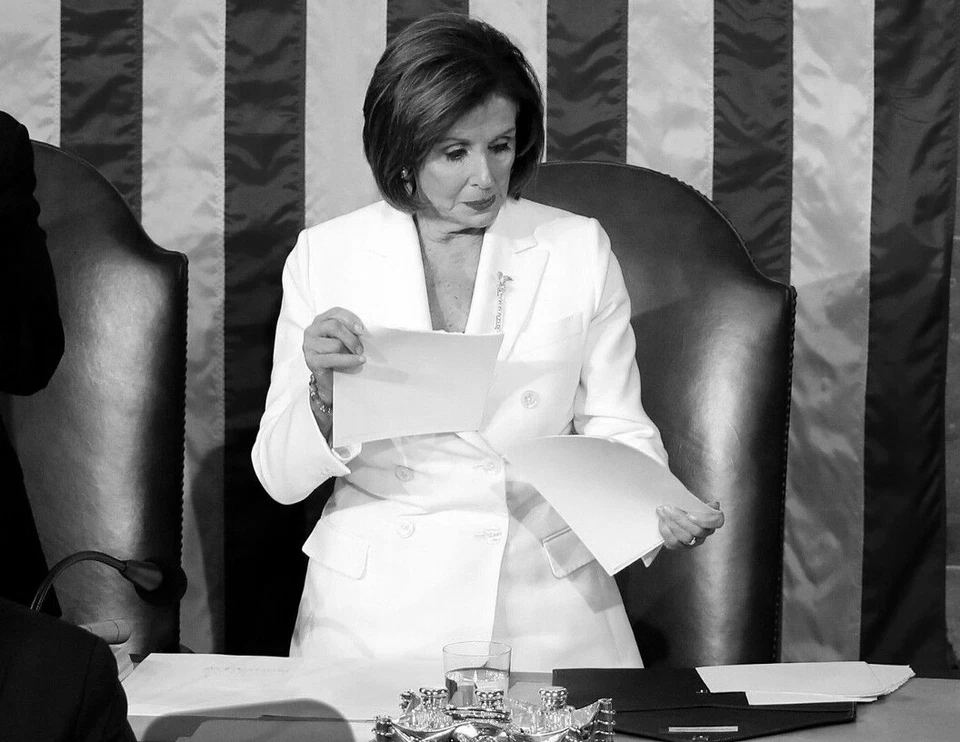 Impresión de foto póster brillante discurso del estado de la Unión de Nancy Pelosi Foto 1 de 1