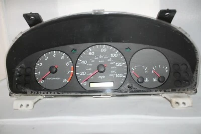 Cuadro de instrumentos velocímetro medidor de panel 01 02 Mazda 626 91.250 millas Foto 1 de 4