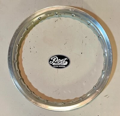 Llanta trasera stock Suzuki 2022 RM85 Foto 1 de 2