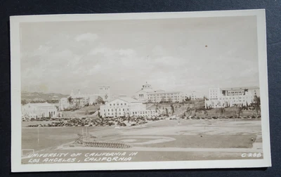 Universidad de California, Los Ángeles CA foto real postal rppc Foto 1 de 2