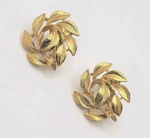 Boucles d'oreilles vintage Napier ton or feuilles texture vis dos clip signé - Photo 1/8