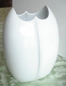 1983-Lino Sabattini Artist SIGNED White ROSENTHAL 11" Vase # 4084/28-Germany - Picture 1 of 5